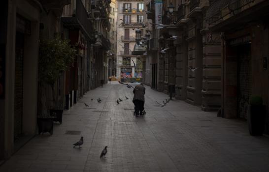 El virus acentúa el aislamiento de los sintecho en Barcelona