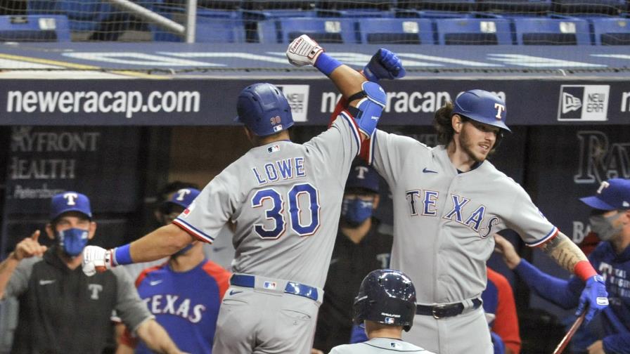 Lowe pega jonrón; Rangers derrotan a Rays