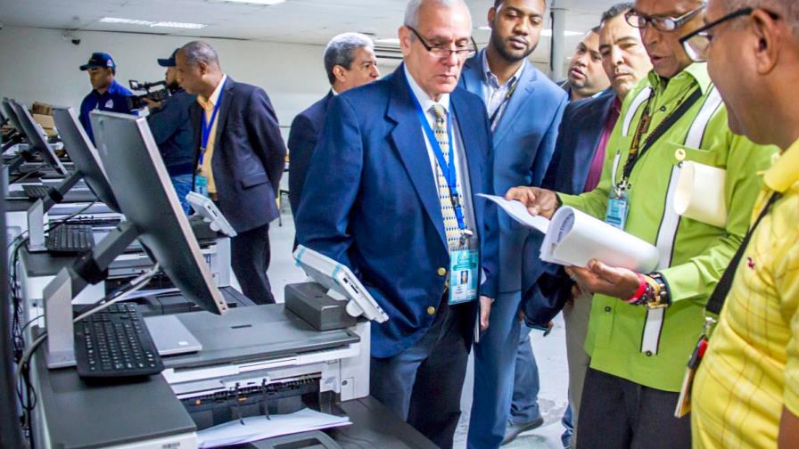 JCE inicia impresión de padrón para elecciones municipales del 15 de marzo