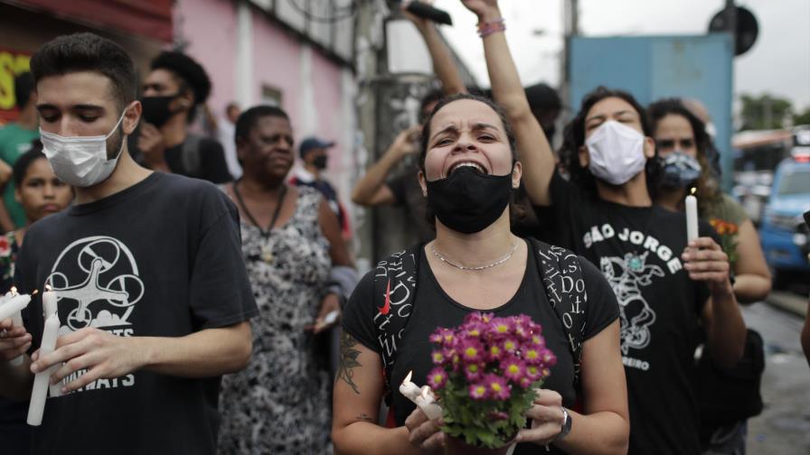 Letal balacera policial en Río da pie a denuncias de abusos