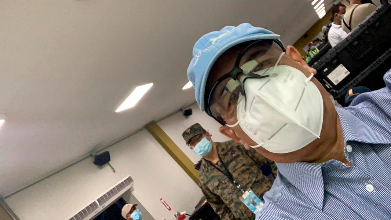 Miembros de la Policía Militar Electoral se encargan de la seguridad del lugar.