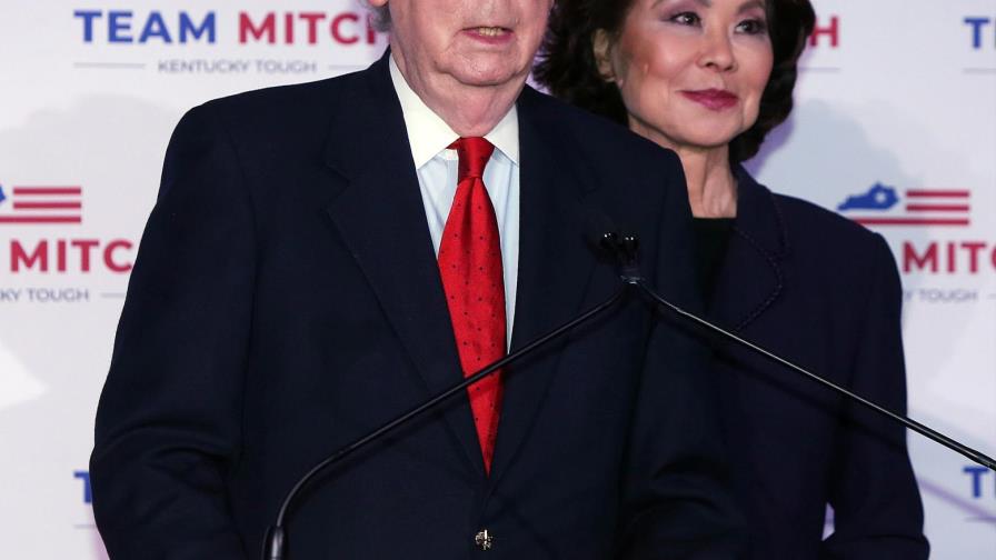 El líder republicano del Senado, Mitch McConnell, fue reelegido 