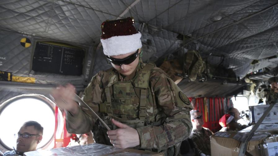 Soldados de EEUU en Siria reciben regalos navideños