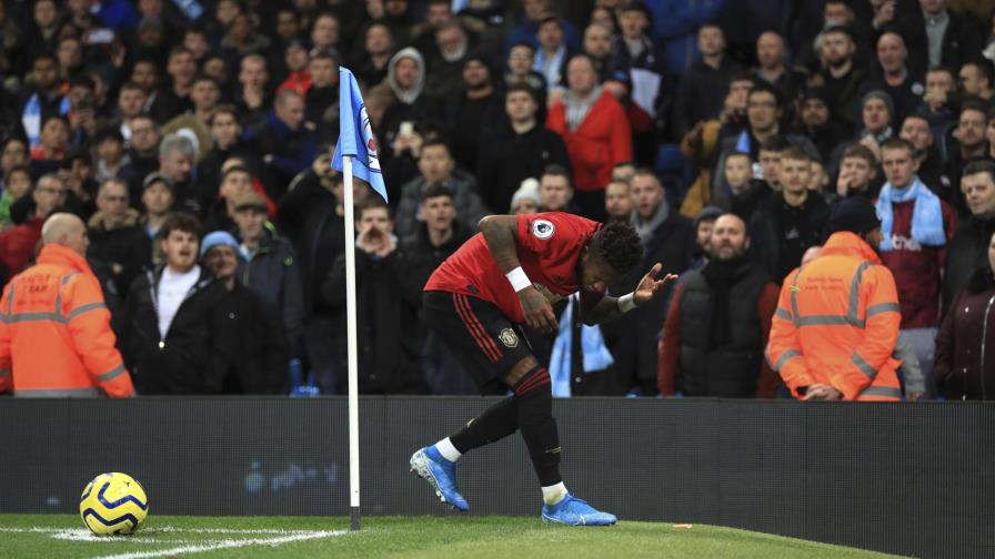 Arrestan a hombre por actos racistas en derbi de Manchester Arrestan a hombre por actos racistas en derbi de Manchester
