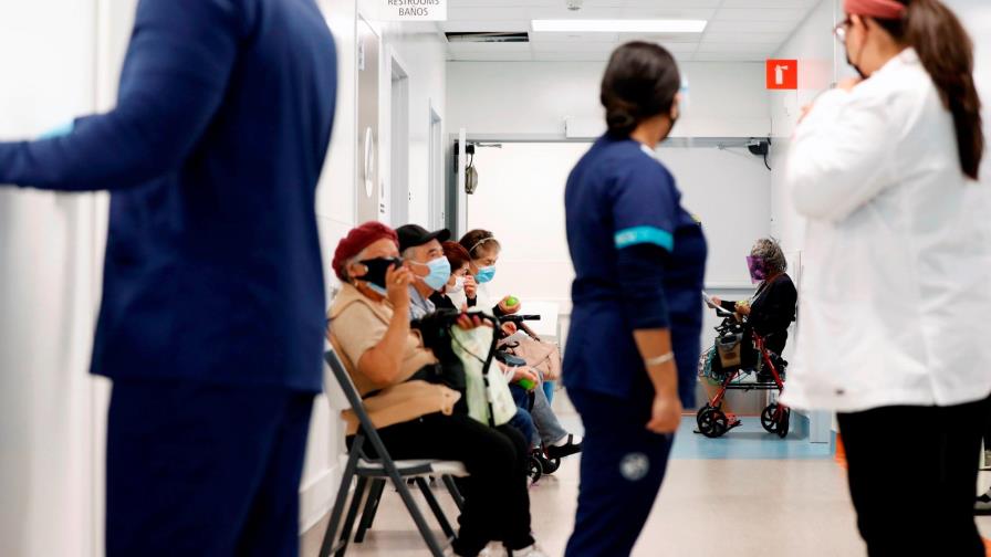 Autoridades de EEUU piden mantener las medidas sanitarias contra la pandemia