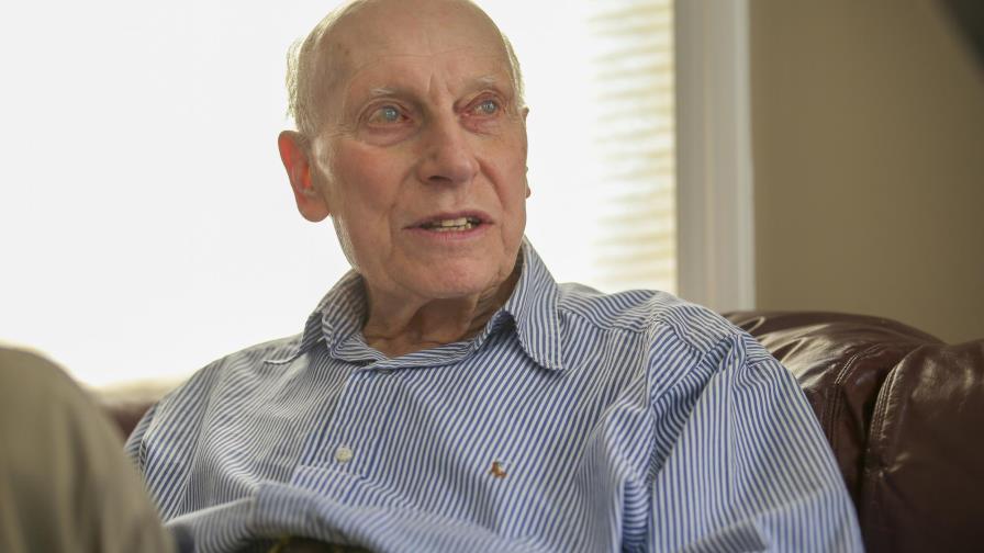 Hombre de 89 años obtiene doctorado en Física