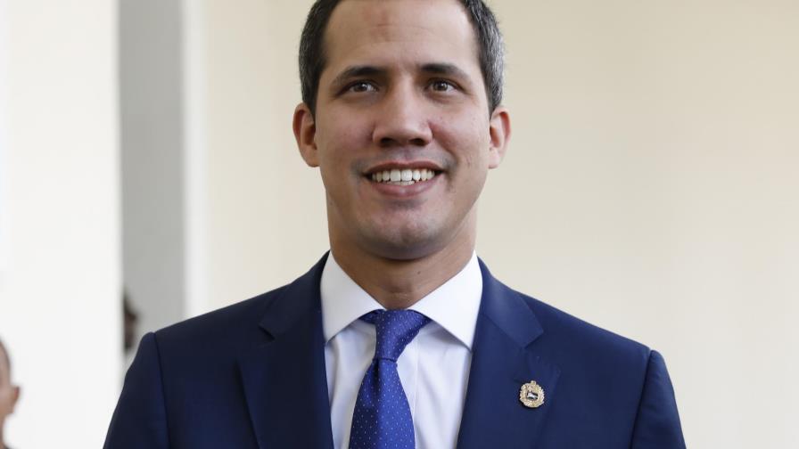 Venezuela y El Salvador expulsan  diplomáticos