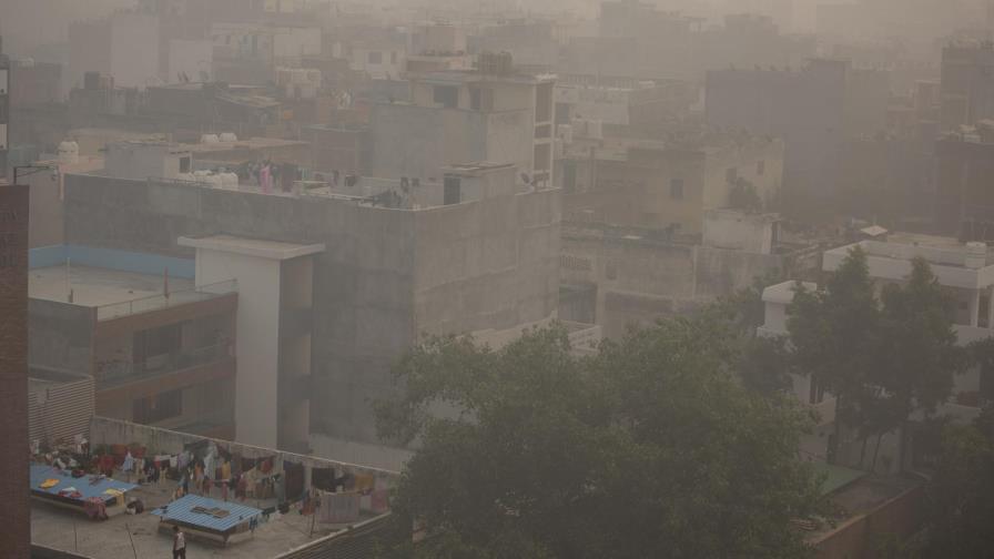 El smog asfixia la capital India en un pico de contaminación