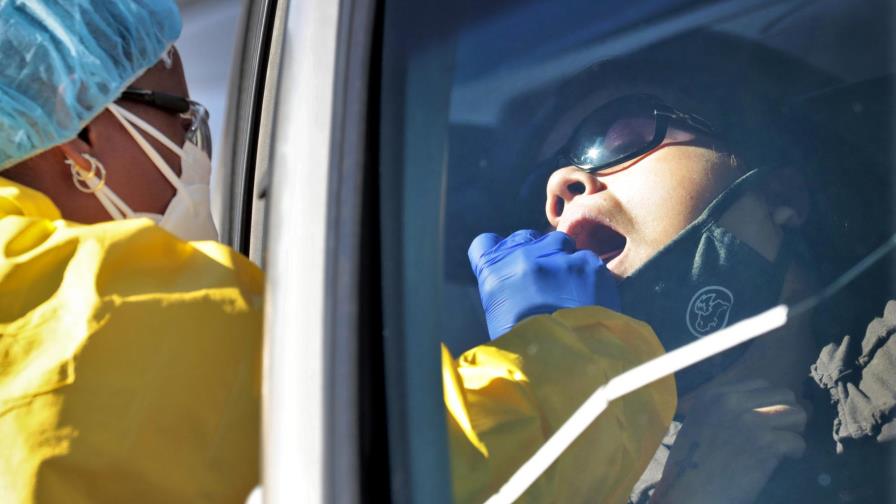 España abre al turismo británico, Trump quiere menos pruebas