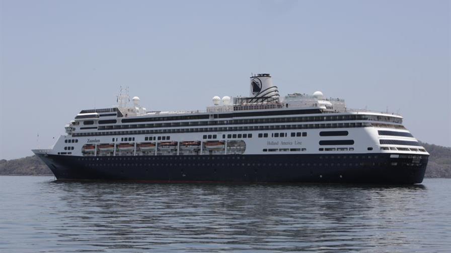 Comienza el retorno de pasajeros de los cruceros con enfermos en Florida