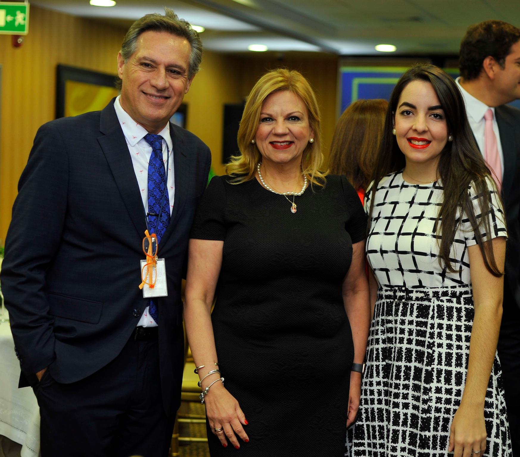 Jesu´s Marti´n, Clara Peguero e Ivanna Reid