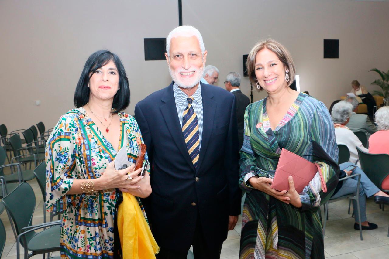 Lourdes Saleme, Camilo Suero Marranzini e Isabel Saleme de Grillén.