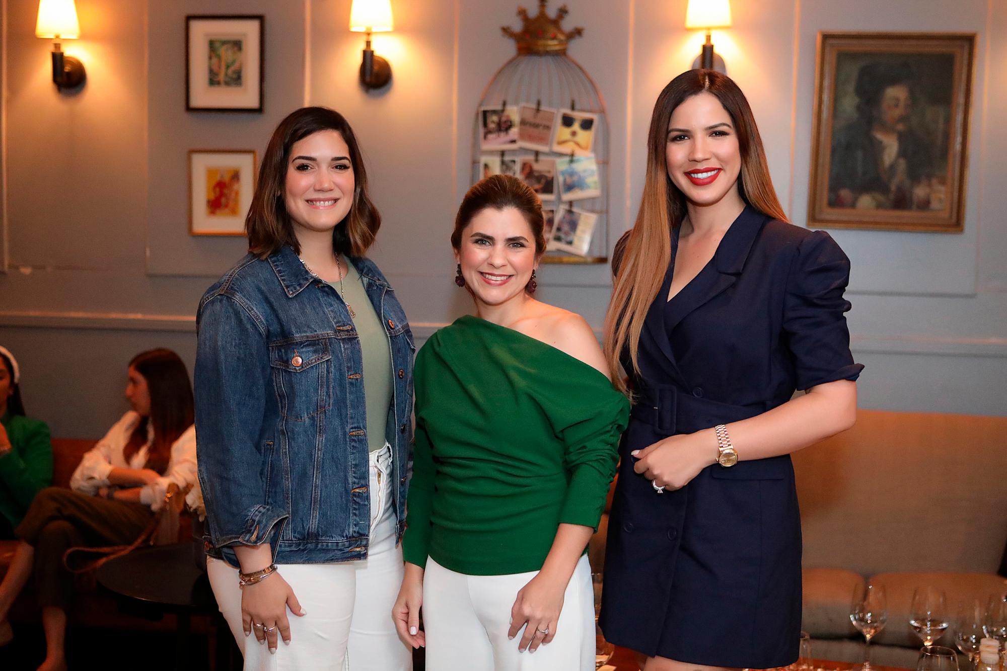 María Conchita Arcalá, Montserrat Bordas y Yubelkys Peralta.