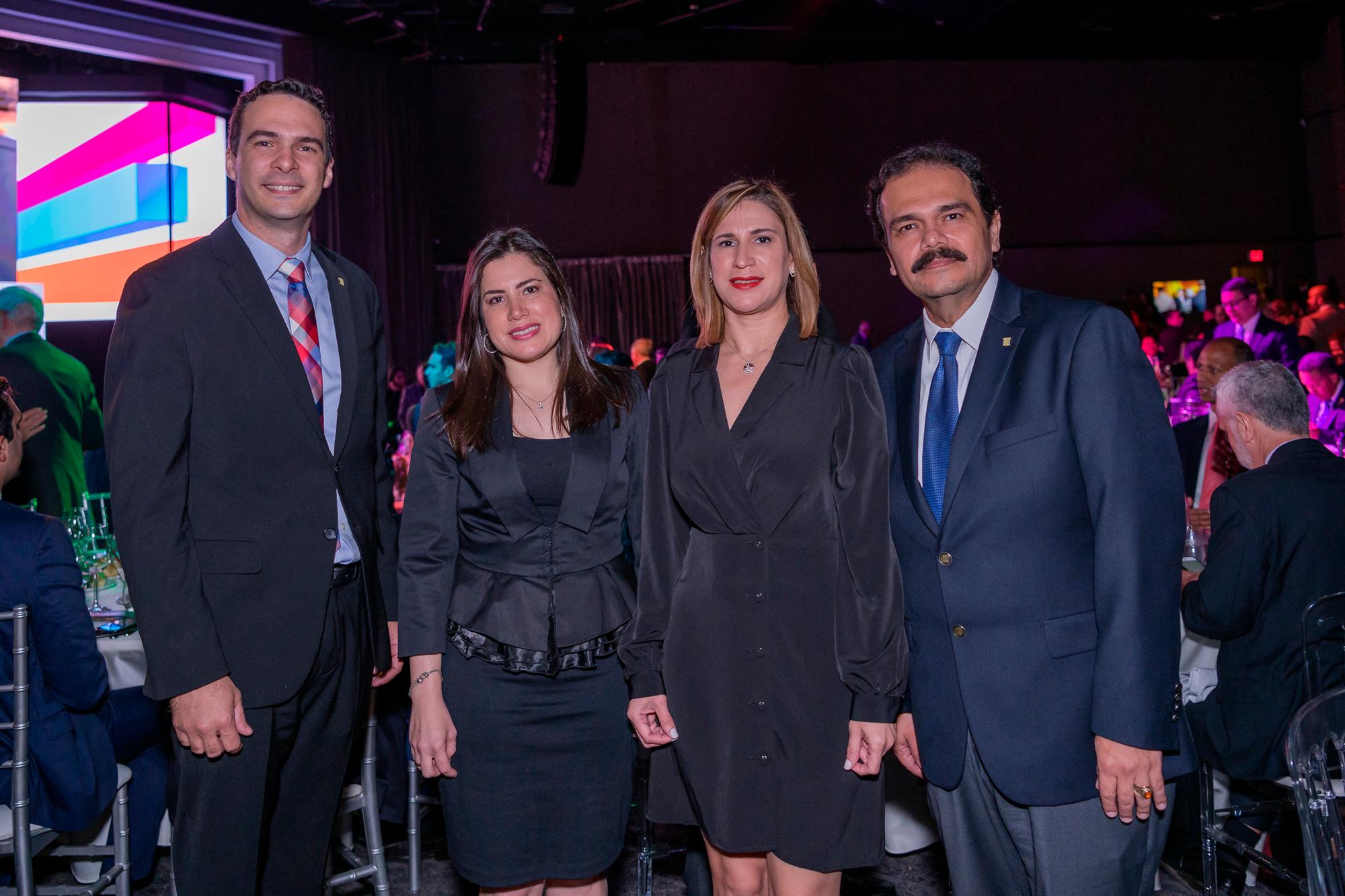 Pablo Mustonen, Pawnee Santelises, Francis Lora y Francisco Salguero.