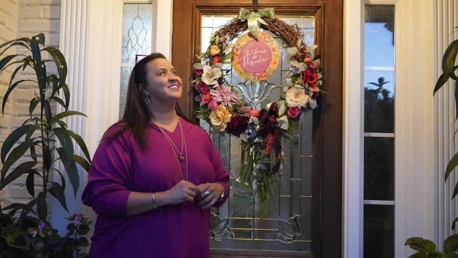 Intérprete en cortes recuerda su pasado como migrante