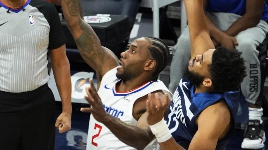 Clippers vencen a Timberwolves, arruinan el regreso de Towns