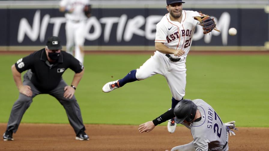 Doble de Correa ayuda a Astros a derrotar 2-1 a Rockies