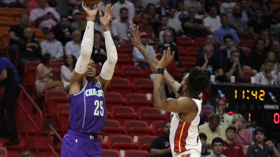 Hornets vencen a Heat, que posterga clasificación Hornets vencen a Heat, que posterga clasificación