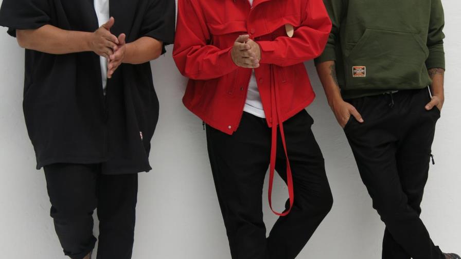 Reik enaltece a los trabajadores de la salud con “20 - 21”