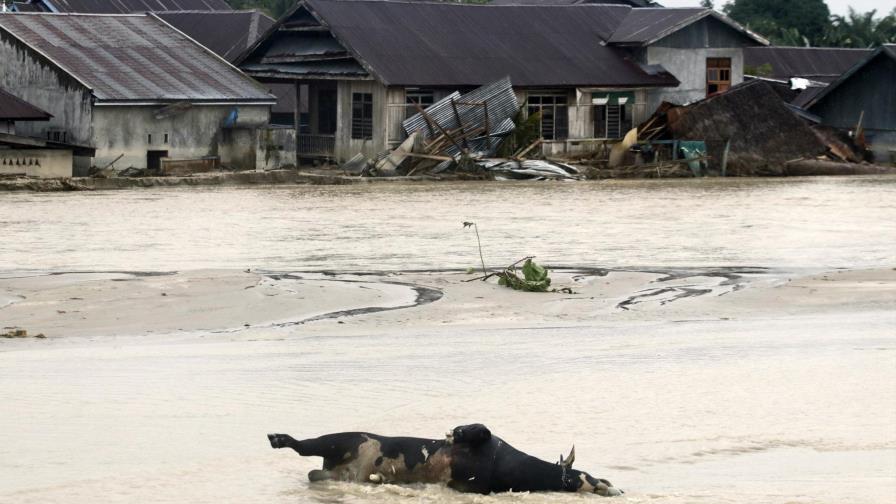 Inundaciones en Indonesia: 36 muertos y 66 desaparecidos