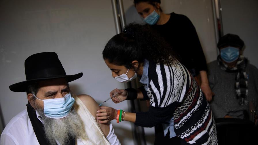 Israel aprueba vacuna de Moderna contra el coronavirus