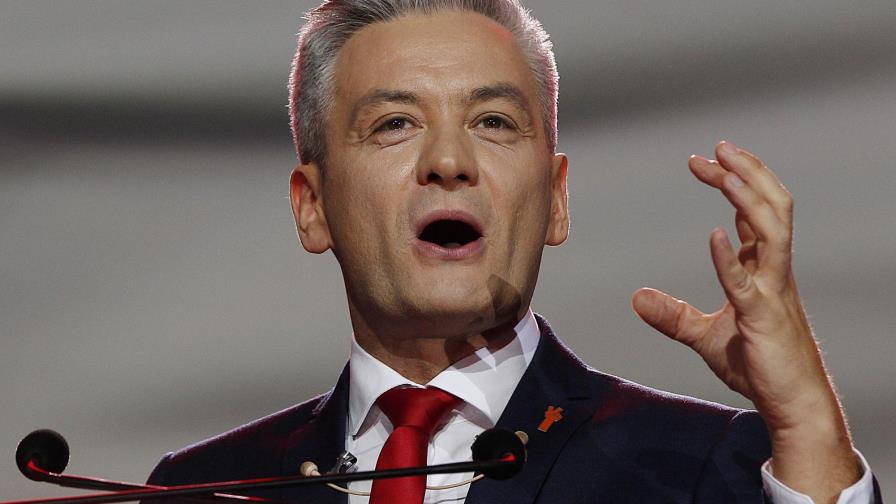 Polonia: Político rescata padre e hijo de auto en llamas