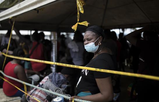 Colombia vive crisis humanitaria; miles de migrantes varados