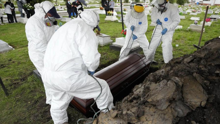 Colombia supera 100.000 muertes por COVID-19 en pleno brote