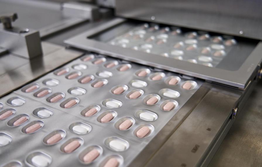 EEUU y Pfizer pactan posible píldora contra COVID-19