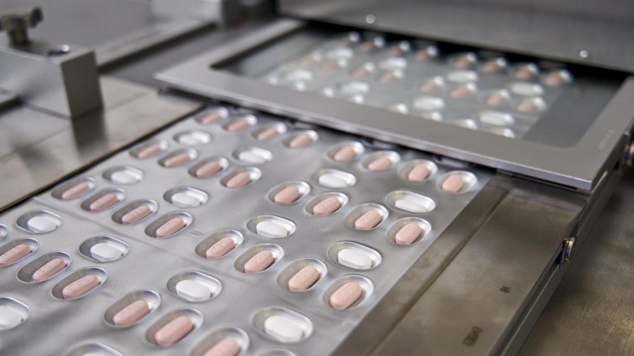 EEUU y Pfizer pactan posible píldora contra COVID-19