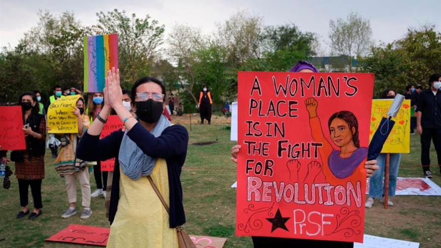 Miles de mujeres reclaman sus derechos a lo largo de Pakistán