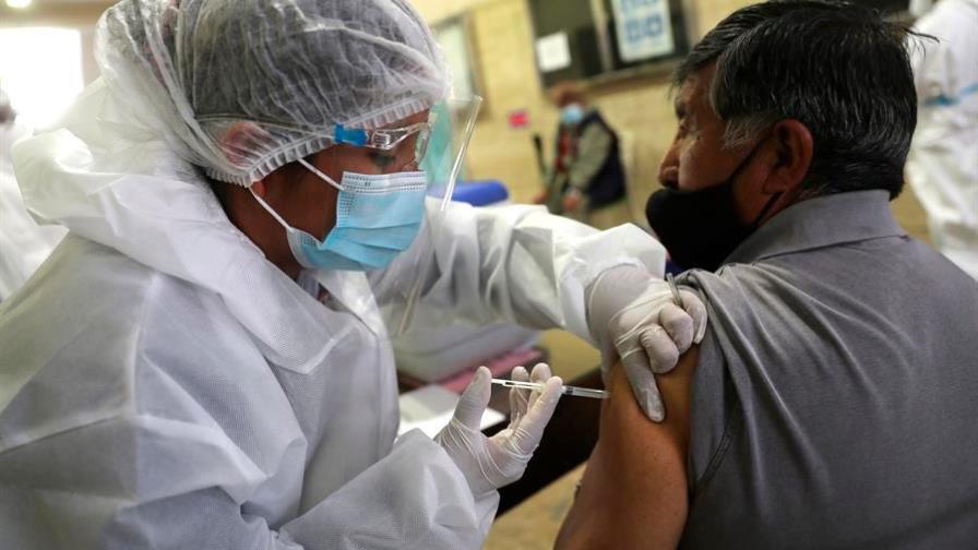 Cruz Roja pide acelerar vacunaciones en América ante recrudecimiento de casos