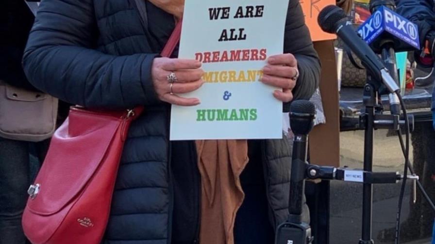 NY: Por cruzar mal la calle, hondureño podría ser deportado