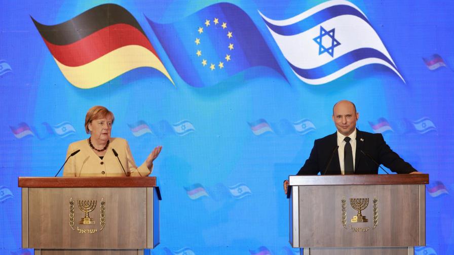 Merkel y Bennett discrepan sobre Irán y los palestinos