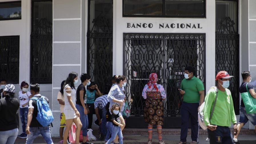 Panamá reactiva actividades pese a temor a rebrote de COVID