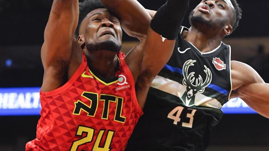 Sin Antetokounmpo, Bucks apabullan 112-86 a Hawks