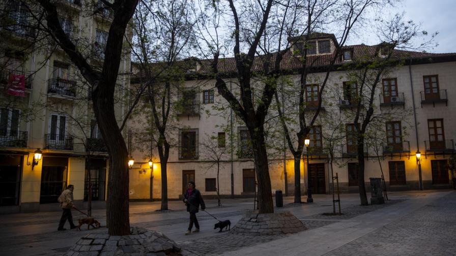 España: 440 decesos por virus en un atípico Día del Libro