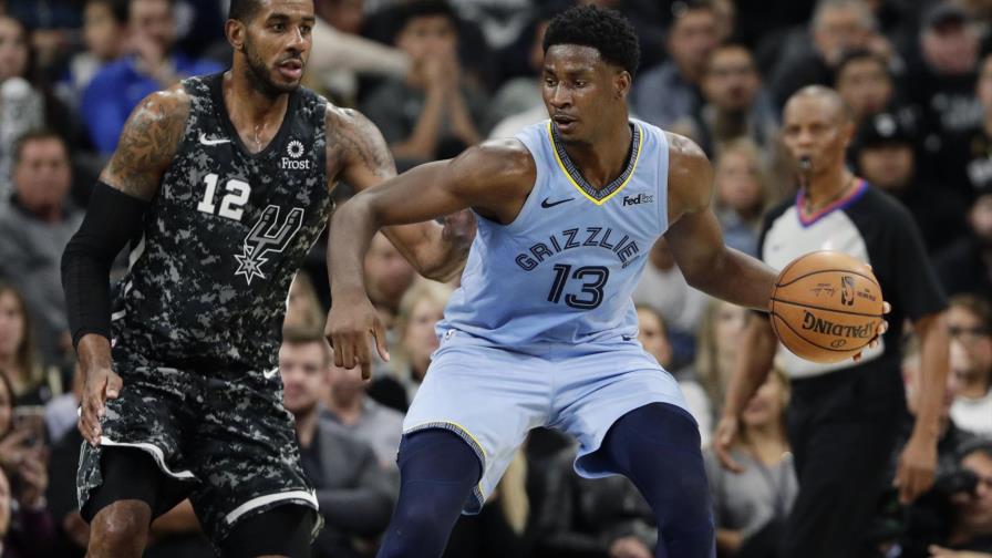 Jackson y Grizzlies superan a Spurs por 113-109