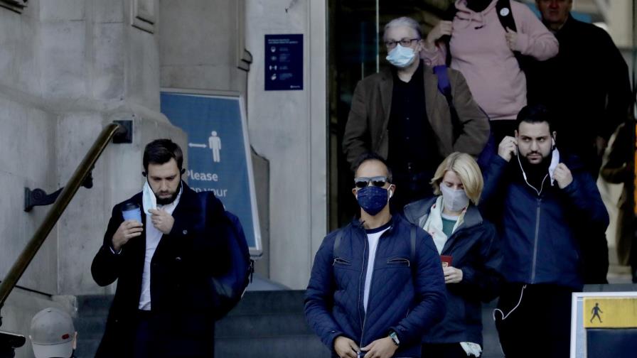 Londres en el segundo nivel más alto de alerta por COVID-19