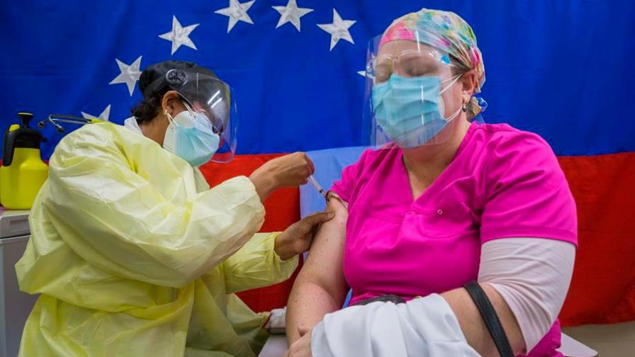 A Venezuela le urge ayuda internacional para vacunas anticovid, dicen médicos
