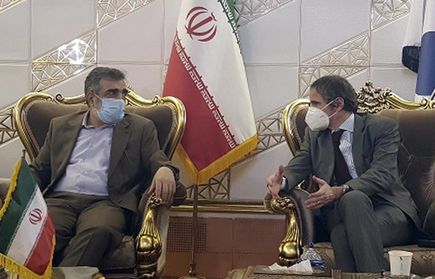 Irán limita inspecciones de OIEA, eleva capacidad nuclear
