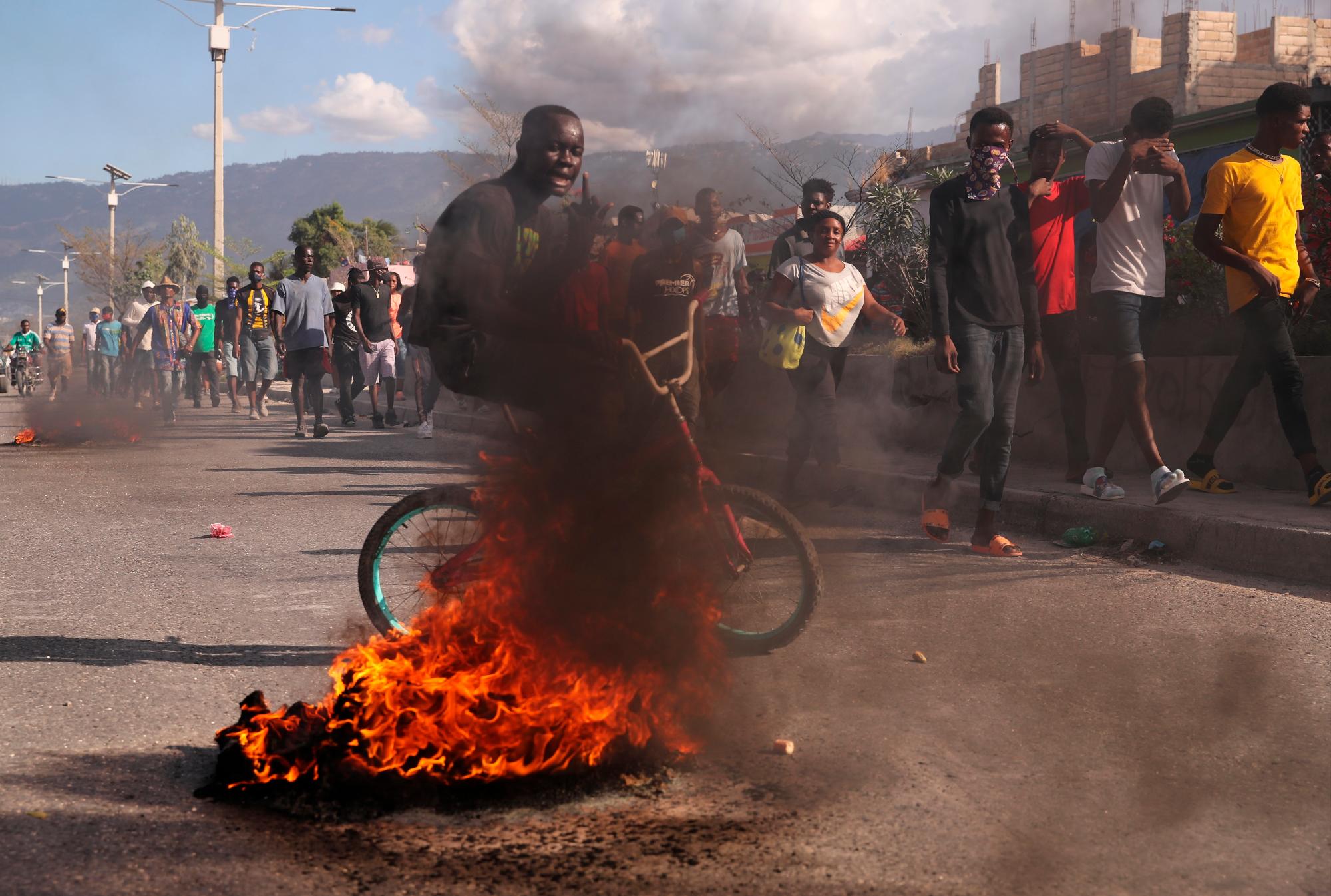 Tensiones en Puerto Príncipe tras estallido de nueva crisis política