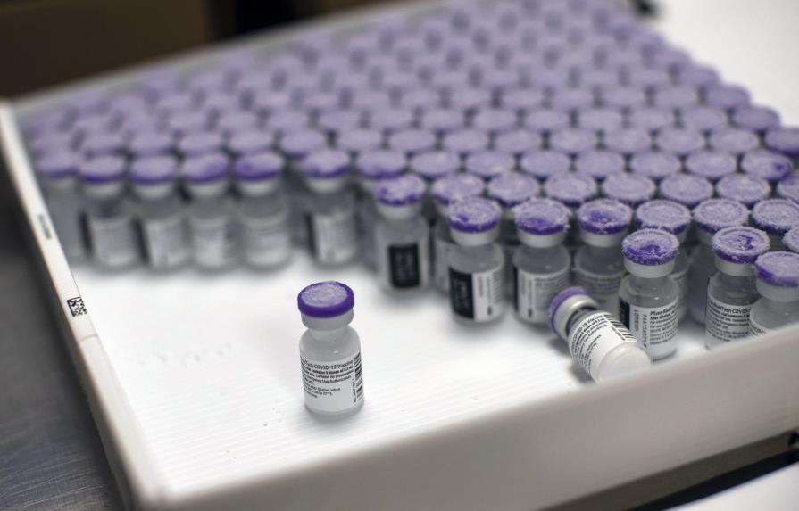Estados Unidos comprará 500 millones vacunas COVID a Pfizer para COVAX