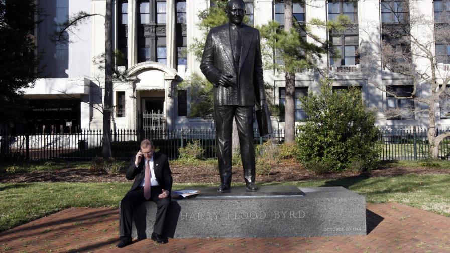 Virginia retira estatua de segregacionista acérrimo