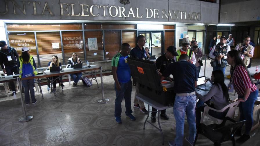 Observadores invitados por el PLD califican como un éxito de la democracia las elecciones 