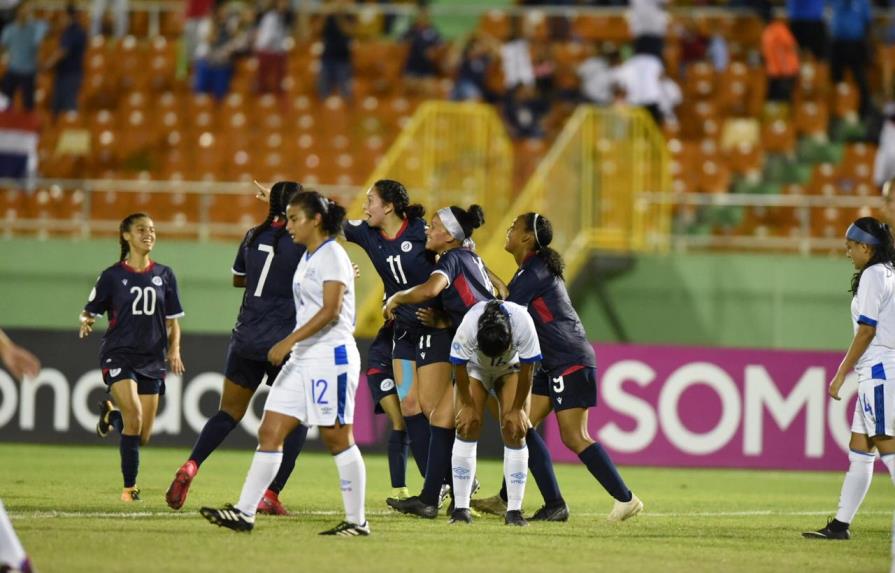 Dominicana vence a El Salvador y sigue haciendo historia en el fútbol femenino