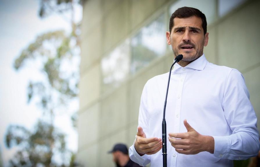 Iker Casillas deja la cancha de fútbol, pero va por una posición en la dirigencia
