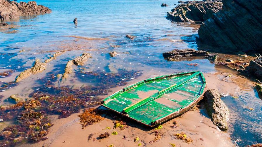 Tres muertos y 41 rescatados en un naufragio de inmigrantes en España