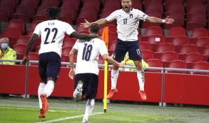 Barella anota e Italia vence 1-0 a Holanda