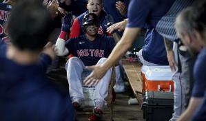 Con 2 grand slams, Medias Rojas empatan Serie de Campeonato